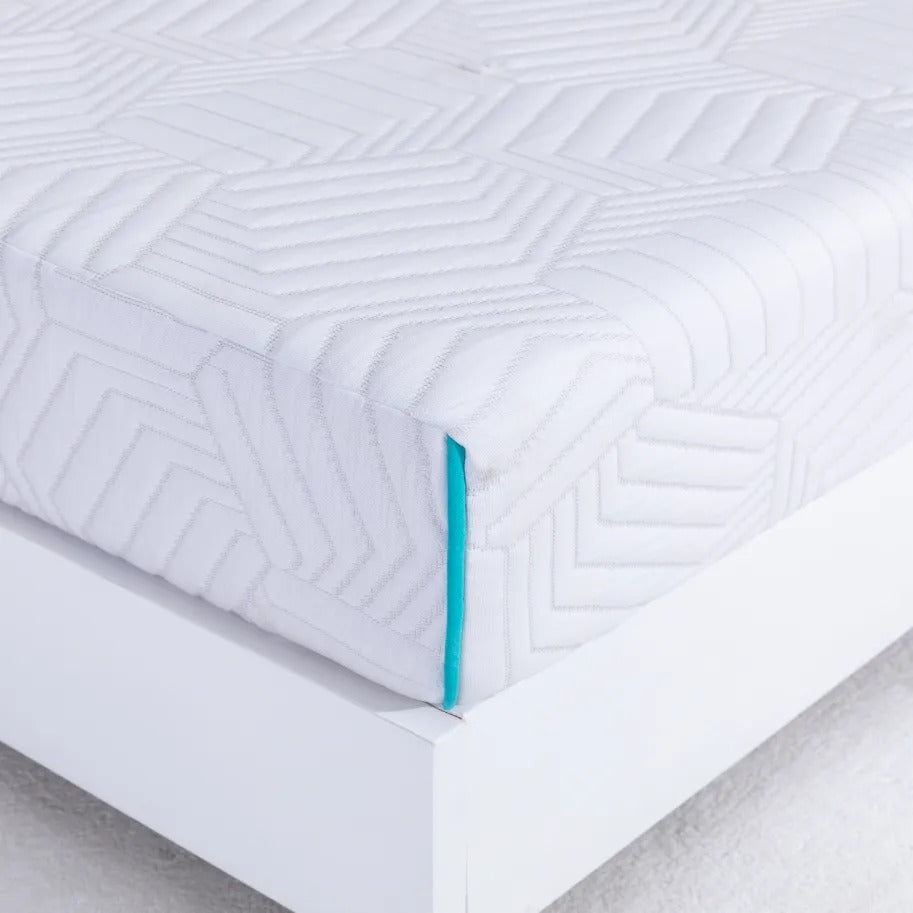DOMS 8 Inch Medium Gel Memory Foam Mattress Close